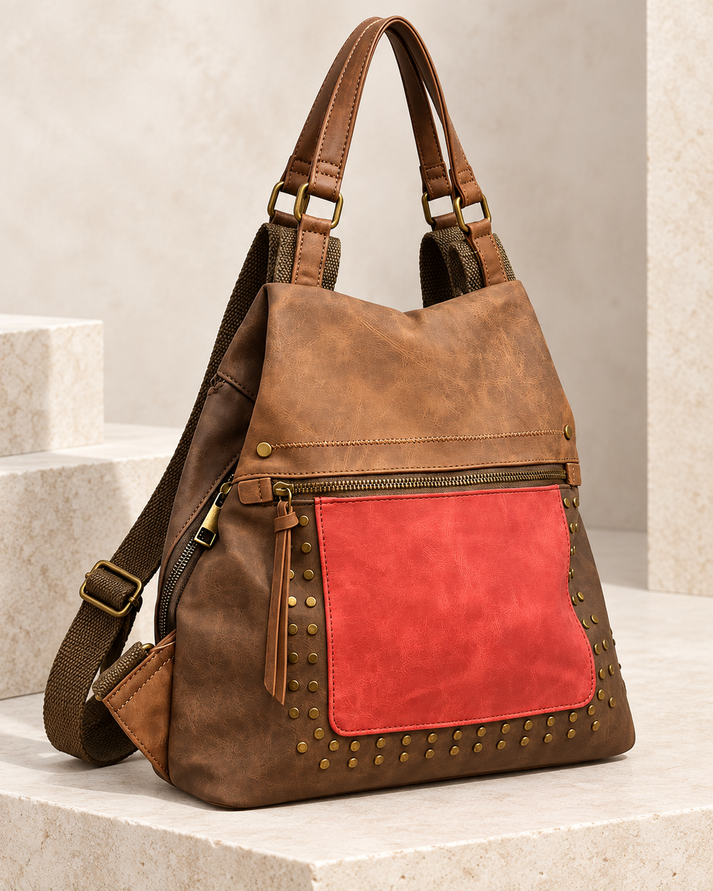 MOCHILA POLIPIEL TACHUELAS-MARRÓN