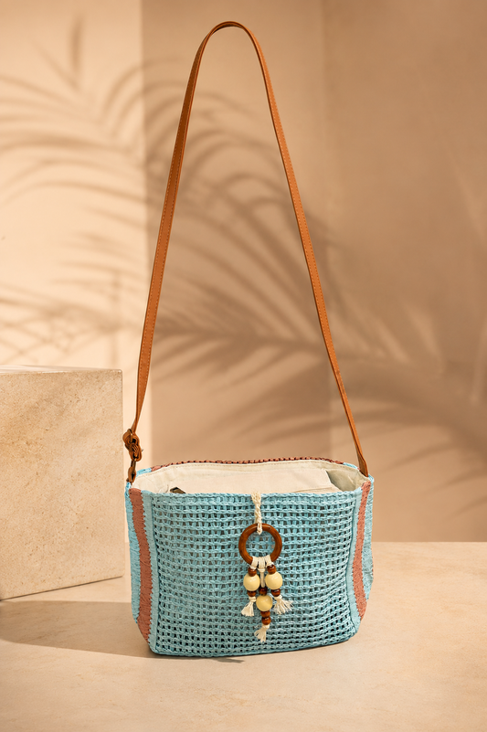 BOLSO BANDOLERA DE RAFIA AZUL