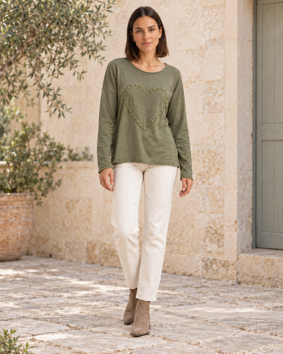 CAMISETA LOVE TACHUELAS-KHAKI