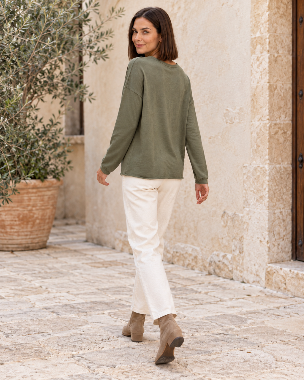 CAMISETA LOVE TACHUELAS-KHAKI
