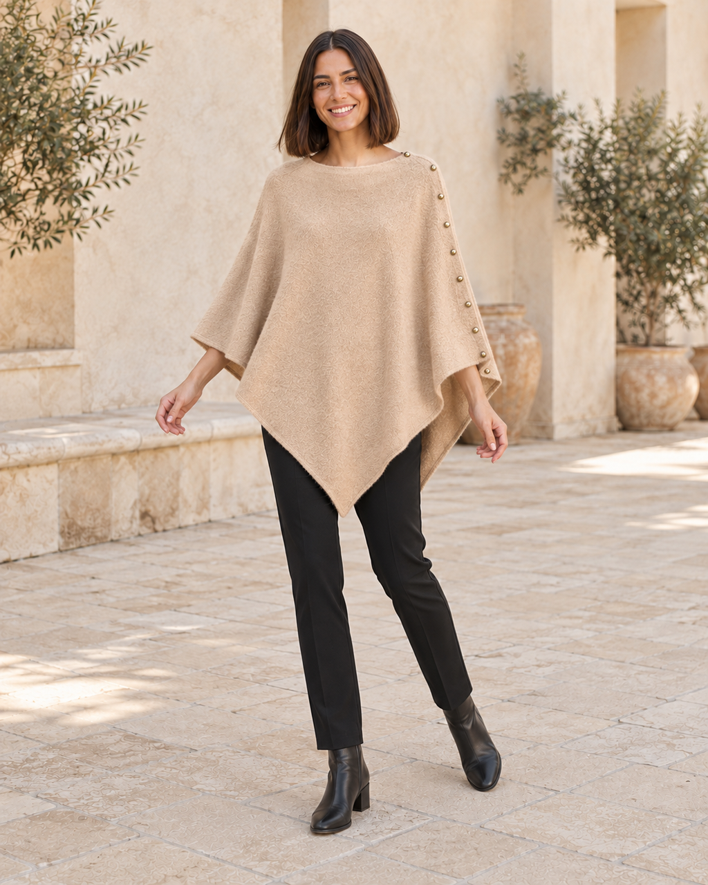 PONCHO TACHUELAS-BEIGE