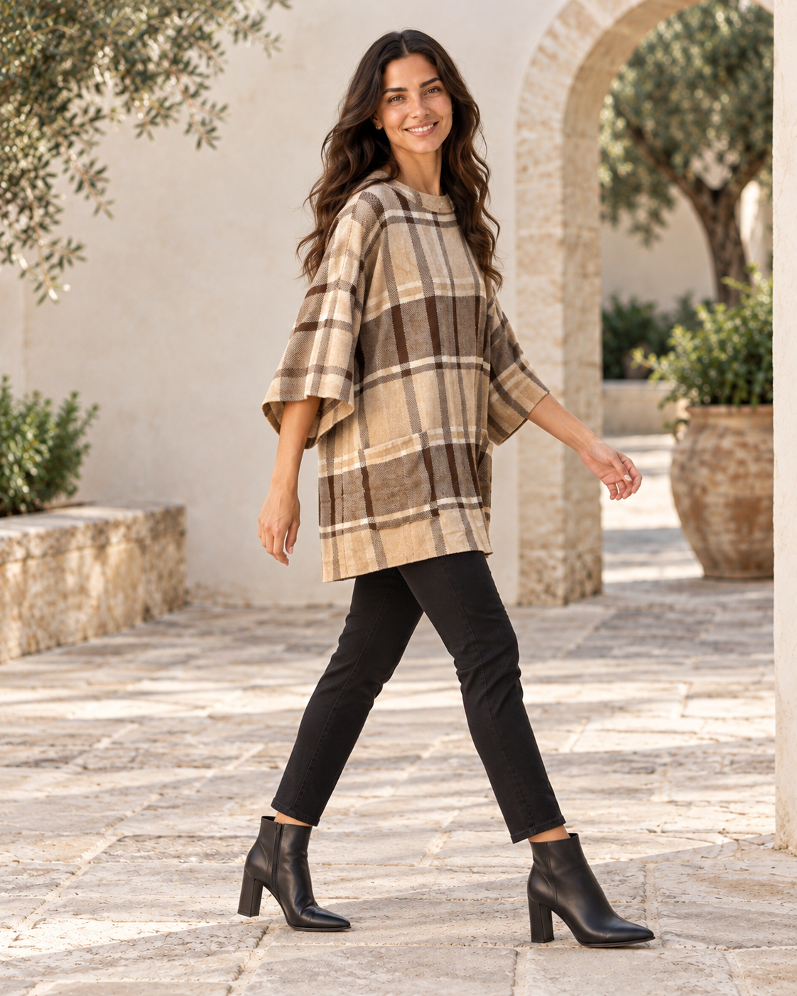 PONCHO CUADROS-BEIGE