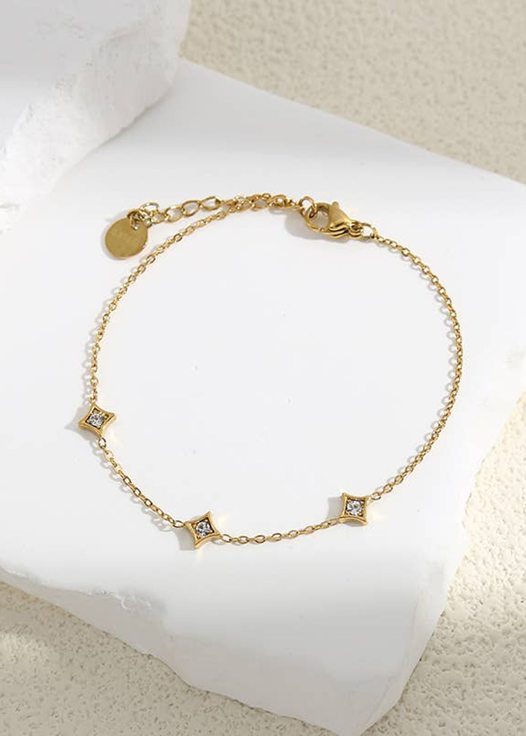 Brazalete dorado ajustable con estrellas y diamantes de imitación